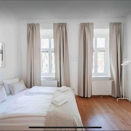 Apartments Next To Schoenbrunn Wina Bagian luar foto