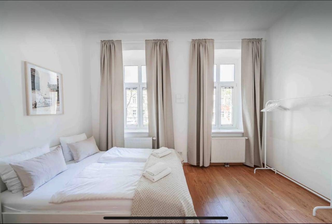 Apartments Next To Schoenbrunn Wina Bagian luar foto